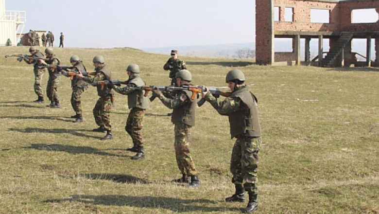 regele spaniei si presedintele romaniei sunt asteptati la centrul de instruire intrunita de la cincu care gazduieste exercitii nato 6847bcc15022e