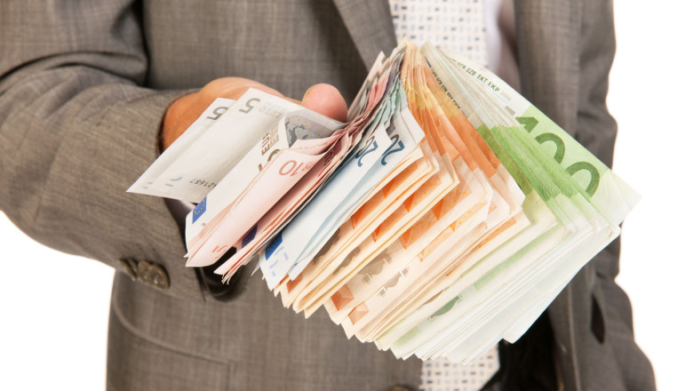 România a obținut 1,3 miliarde de euro din cererea de plată nr. 3 a PNRR, dar ce a dus la blocarea a 869 milioane de euro? 1 romania a incasat 13 miliarde euro pentru cererea de plata nr 3 din pnrr de ce tarii noastre i au fost blocate 869 milioane euro 684872a2c339b