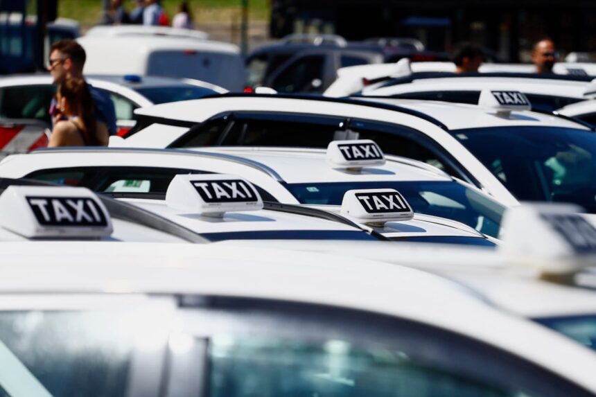 Șoferii de taxi din Roma își intensifică criticile la adresa lui Wolff, după ce au fost comparați cu Verstappen 1 romes taxi drivers rev up criticism of wolff after being likened to verstappen 683f1dad5a0f5