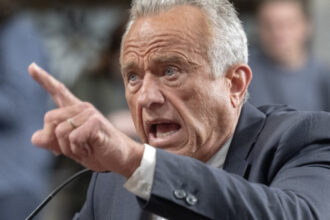 secretarul american al sanatatii a concediat toti expertii unui important grup privind vaccinurile 6847cd3370135