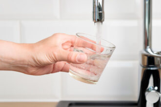 sedinta extraordinara a cnsu convocata de ilie bolojan pentru masuri urgente de asigurare a alimentarii cu apa potabila in mures 685fe1250cc98