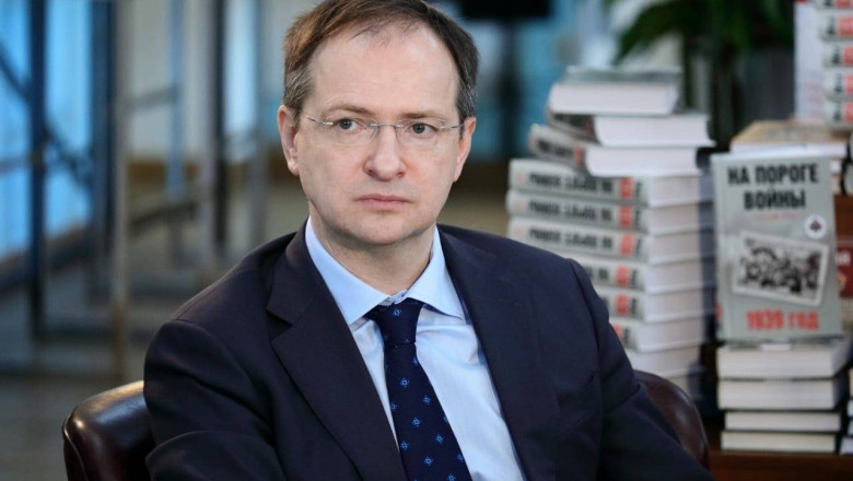 Liderul delegației ruse pentru pace lansează un avertisment către Kiev: „Un război de lungă durată este de neconceput”. Răspunsul Ucrainei 1 seful delegatiei rusiei pentru negocierile de pace ameninta kievul este imposibil sa duci un razboi lung reactia ucrainei 684968c7153c1