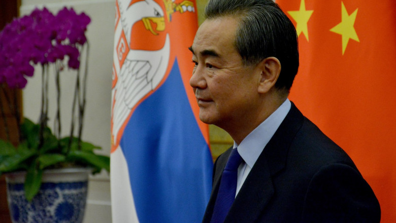 Diplomatul-șef chinez călătorește în Europa pentru a întări legăturile în fața provocărilor din partea SUA. Cine sunt partenerii săi de discuție? 1 seful diplomatiei chineze viziteaza europa pentru a consolida relatiile in confruntarea cu sua cu cine urmeaza sa se intalneasca 686239ac36777