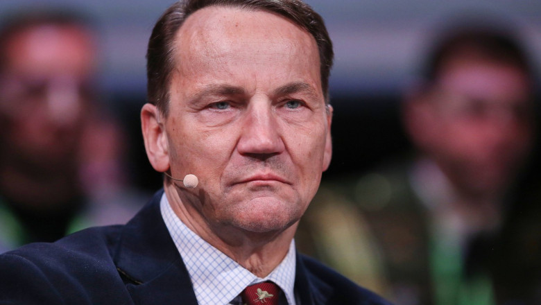 Ministrul polonez de externe îi adresează o săgeată lui Elon Musk, comentând un conflict din martie 1 seful diplomatiei poloneze il ironizeaza pe elon musk printr o replica la un conflict din luna martie ce a transmis acesta 68429ea49b421