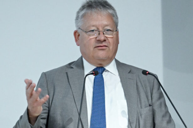 seful serviciului secret german rusia si ar putea trimite omuletii verzi intr o tara nato ucraina nu e decat o etapa 6847f764e9f87