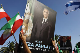 sfarsitul regimului este aproape anunta printul mostenitor al iranului 685a63e31997a