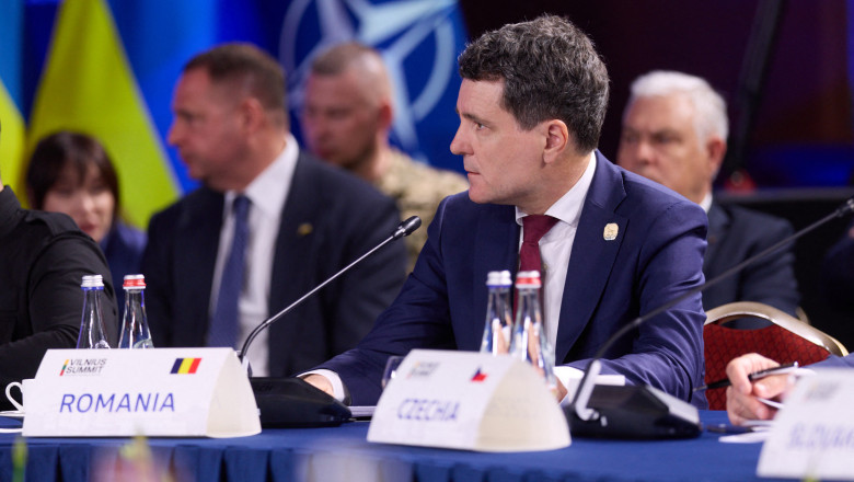 Cercetare de opinie: Majoritatea românilor susțin un angajament activ al țării în UE și consolidarea legăturilor cu SUA sub conducerea lui Nicușor Dan 1 sondaj peste doua treimi din romani vor un rol activ al romaniei in ue si intarirea relatiei cu sua sub presedintia lui nicusor dan 68493793f1cc6