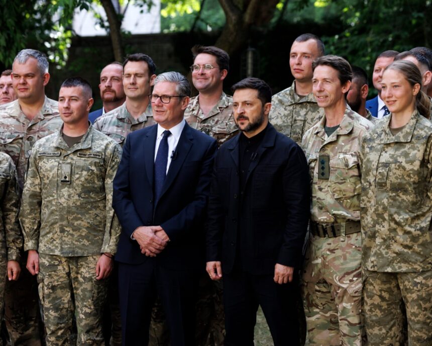 Starmer va oferi rachete Ucrainei, finanțate din dobânzile de 70 de milioane de lire obținute din activele rusești. 1 starmer to give missiles to ukraine paid for with 70m interest on russian assets 685b9159648a3