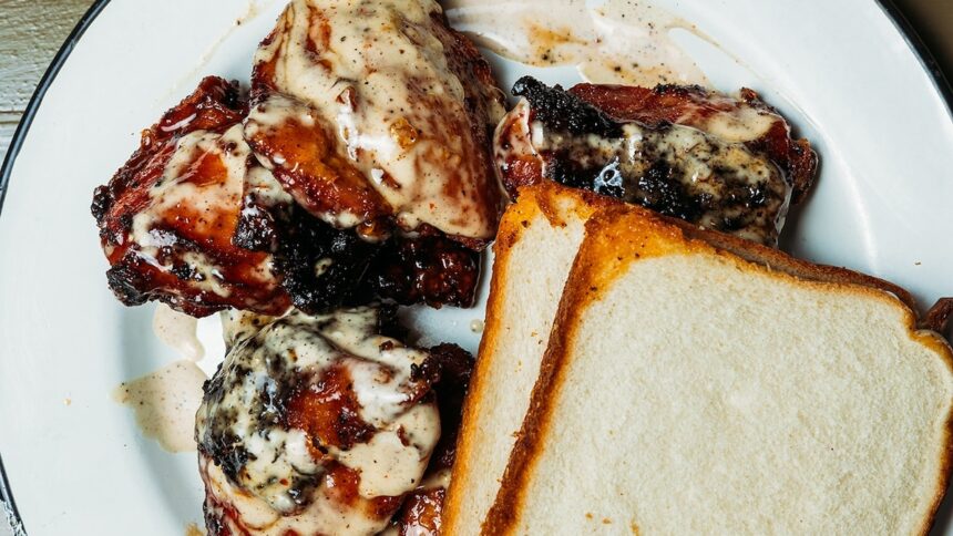 Savurează o călătorie delicioasă pe Calea Grătarelor din Alabama. 1 take a mouthwatering trip down alabamas barbecue trail 685ff6e8afb56