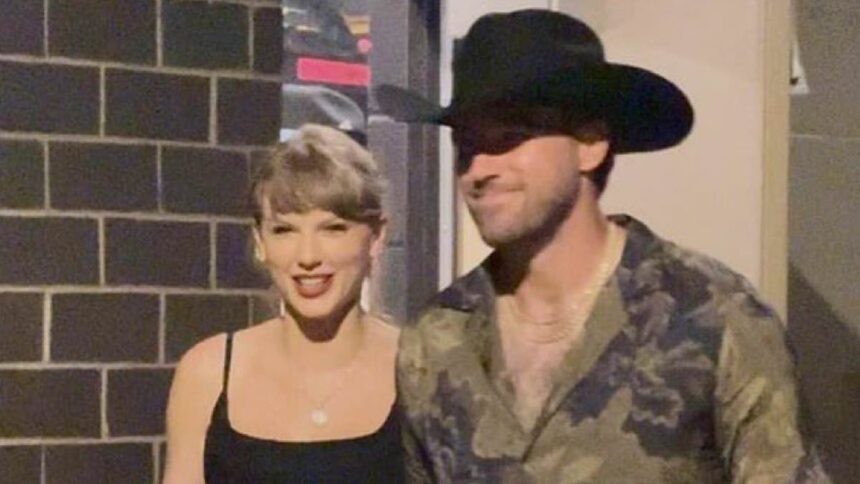 Taylor Swift și Travis Kelce își sărbătoresc o nouă etapă a relației, ieșind în oraș alături de cea mai bună prietenă din liceu. 1 taylor swift and travis kelce reach another relationship milestone as they double date with her high school bff 685c19e3ddd07