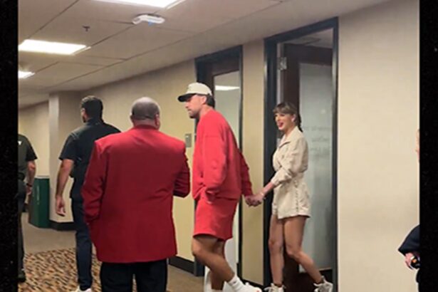 taylor swift travis kelce attend game 4 of stanley cup final 684b7d4bdefbf