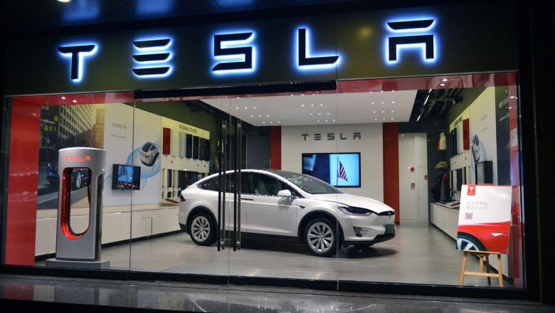 Tesla cedează în fața automobilelor chinezești pe piața europeană. Vânzările brandului american continuă să scadă pentru a cincea lună la rând. 1 tesla pierde teren in europa in fata masinilor chinezesti vanzarile companiei americane au scazut pentru a cincea luna consecutiv 685cc6350a01a