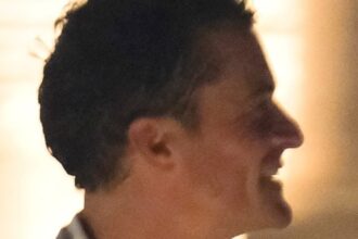 the pictures that will break katy perrys heart playboy orlando bloom caught wrapping arm around mystery women after bezos wedding party washout 685e27df5511e