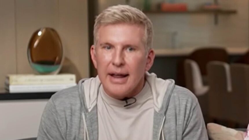 Todd Chrisley vorbește despre prima duș după închisoare... și își surprinde fanii cu o mărturisire îndrăzneață. 1 todd chrisley talks first shower after prison as he stuns fans with very risque admission 6862e7837d214
