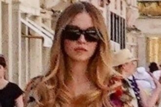 tom brady and sydney sweeney fuel romance buzz after dancing til 2am at bezos wedding blowout 68601f4d5ff94