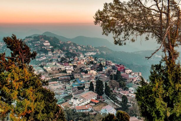 traffic crowds and construction indias hill stations swamped by tourists escaping delhi heat 685a78f819de5