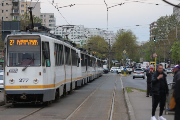 tramvai deraiat pe bulevardul theodor pallady din bucuresti circulatia liniilor 19 27 si 49 este blocata 68416398974d6