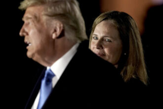 trump se plange in privat de judecatorii numiti de el la curtea suprema amy coney barrett tinta principala a furiei presedintelui 683f0588b8846