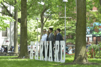 trump suspenda intrarea in statele unite a studentilor internationali care vor sa studieze la harvard reactia universitatii 68414d23e9813