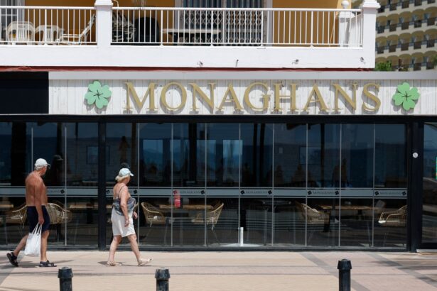 two scottish men shot dead outside irish bar in southern spain 683cbc5028cd5