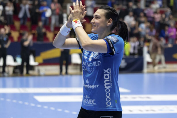 ultimul meci din cariera cristinei neagu presedintele nicusor dan asista la gala de retragere a sportivei 6845a1f9d62ee