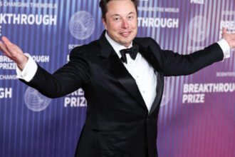 un fost prieten al lui elon musk face dezvaluiri este obsesiv si avid de putere va face totul pentru a se razbuna pe donald trump 68622dcf0215a