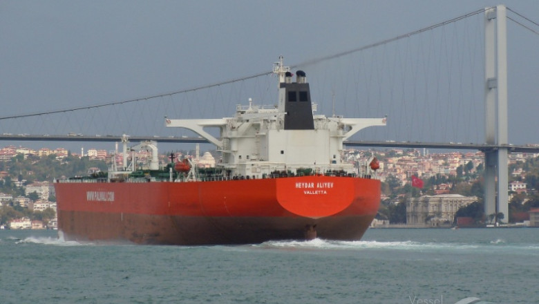 Coliziune maritimă în apropierea Strâmtorii Ormuz: 24 de membri ai echipajului, salvați în urma incidentului cu un petrolier și două nave 1 un petrolier s a ciocnit cu alte doua nave in apropiere de stramtoare ormuz 24 de persoane au fost evacuate 685134a7c4207