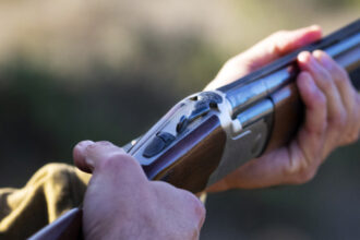 un primar din bihor a fost condamnat la inchisoare dupa moartea unui padurar in timpul unei partide de vanatoare ilegala 685b983114b54