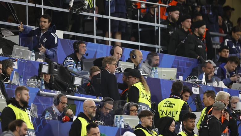 Tragedie pe stadionul din Munchen: un fan român își pierde viața după o cădere din tribune la finala Nations League, un incident fără precedent în ultimii 20 de ani 1 un suporter roman a murit la finala nations league de la munchen a cazut din tribune nu s a mai intamplat asa ceva de 20 de ani 6846d83db1c29