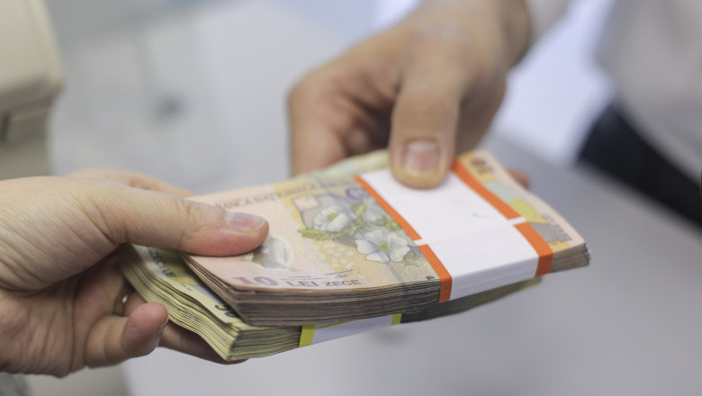 Destinația banilor publici: Lideri instituționali remunerați cu sume considerabile pentru întâlniri consultative. Măsura sugerată de Executiv. 1 unde se scurg banii de la buget sefi de institutii sunt platiti cu mii de lei pentru sedinte consultative solutia propusa de guvern 685d2587267a8