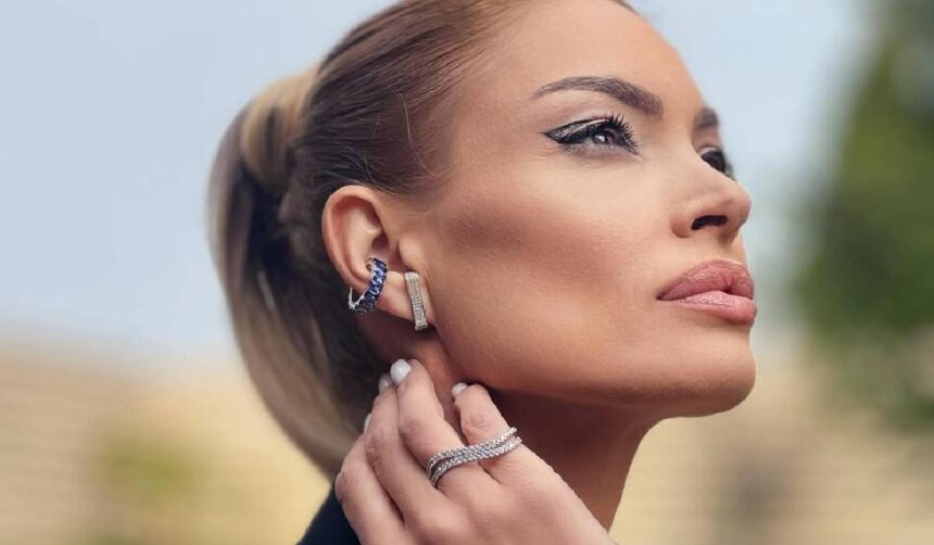 Valentina Pelinel a fost în centrul atenției la ceremonia primei soții a lui Borcea. Iată cum s-a prezentat fostul model 1 valentina pelinel a atras toate privirile la nunta primei sotii a lui borcea cum si a facut fostul model aparitia 684bd6d76b27a