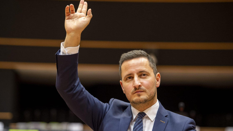 Nicu Ștefănuță, vicepreședinte al Parlamentului European, la Budapest Pride: „Dragostea nu cunoaște limite.” 1 vicepresedintele parlamentului european nicu stefanuta conduce delegatia pe la budapest pride dragostea nu poate fi interzisa 685e91f74bbd3