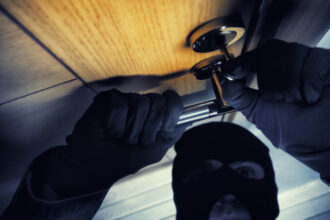 video a inceput sezonul furturilor din locuinte greseala pe care o fac multi dintre romani atunci cand pleaca in vacanta 68565c69c9acc