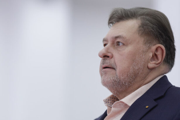 video alexandru rafila si a tiparit bilantul de 1 300 de zile in fruntea ministerului sanatatii ce lipseste din prezentarea oficiala 685163ba78702