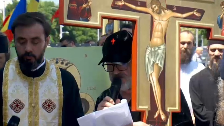 Becali admite că a încălcat restricțiile impuse de Patriarhul Daniel: A lăsat inima să vorbească după marșul Pride 1 video becali recunoaste ca a incalcat interdictia patriarhului daniel a cantat inima gestul facut dupa marsul pride 6845b005e6857