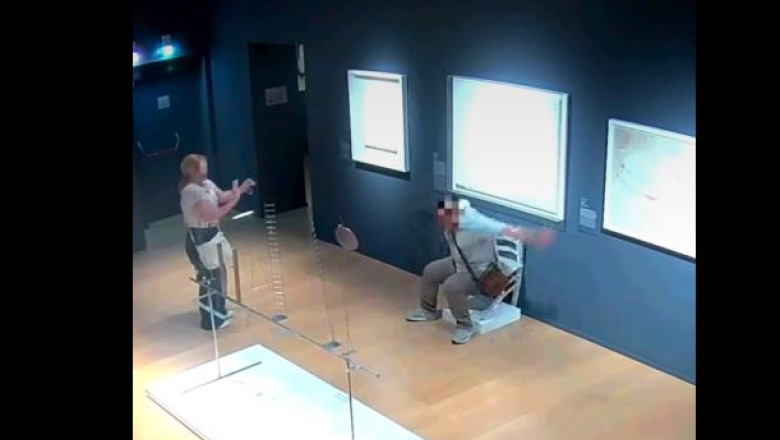 „Cauza unei traume muzeale”: Incidentul în care un turist își pune greșit amprenta pe o capodoperă la Verona și o compromite 1 video cosmarul oricarui muzeu momentul in care un turist se asaza pe o opera de arta la verona si o distruge 6850352e75cc4