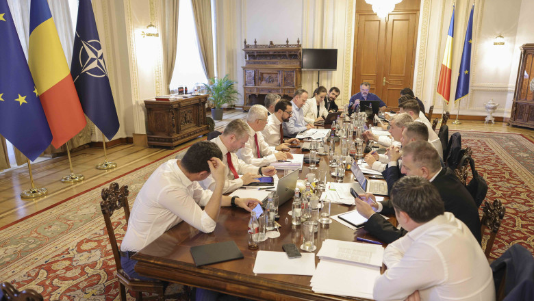 Întâlnirea de taină a liderilor: PSD, PNL, USR și UDMR se pregătesc să discute cu Nicușor Dan la sfârșitul zilei 1 video culisele negocierilor de la guvern liderii psd pnl usr si udmr se vor intalni la finalul zilei cu nicusor dan surse 6852baa90bf7c