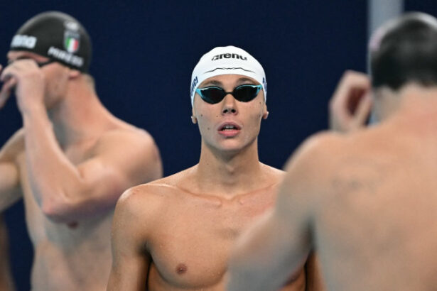 video david popovici s a intors in romania dupa performanta de la campionatul european am colectia completa 68613a219568d