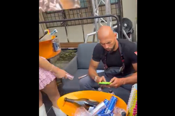 video dupa ce a ramas fara permis de conducere andrew tate a participat la o petrecere organizata in curtea muzeului de istorie din sibiu 6847b153163fd