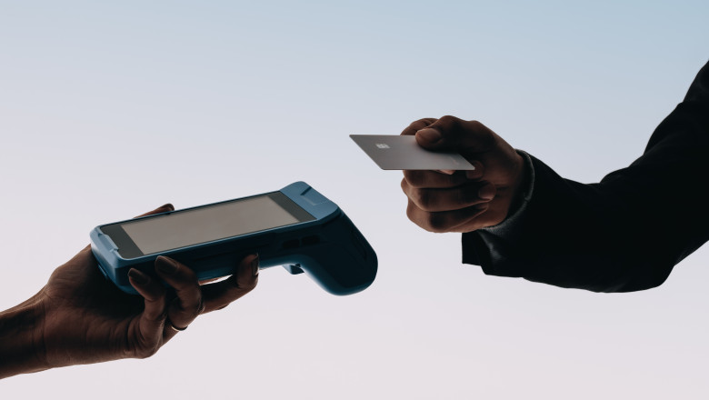 Economiștii contestă planul de impozitare a tranzacțiilor bancare: „O idee excelentă dacă dorim să pierdem banii din țară sau să ajungem în faliment” 1 video economistii critica propunerea taxei pe tranzactii bancare daca vrem sa fuga toti banii din tara sau faliment e o masura buna 68444cf7a30af