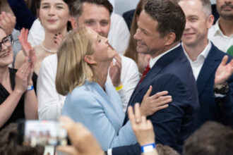 video gosia gosia momentul in care primarul varsoviei isi proclama prematur victoria si i o dedica primei doamne 683d7bc8cac84