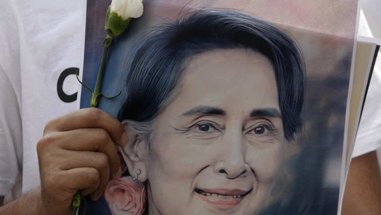 Descoperiri neobișnuite și informații inedite despre viața după zidurile închisorii a celebrei câștigătoare a premiului Nobel pentru pace, Aung San Suu Kyi 1 video imagini rare si detalii in premiera din viata de dupa gratii a controversatei laureate a premiului nobel pentru pace aung san suu kyi 6857811c24b6d