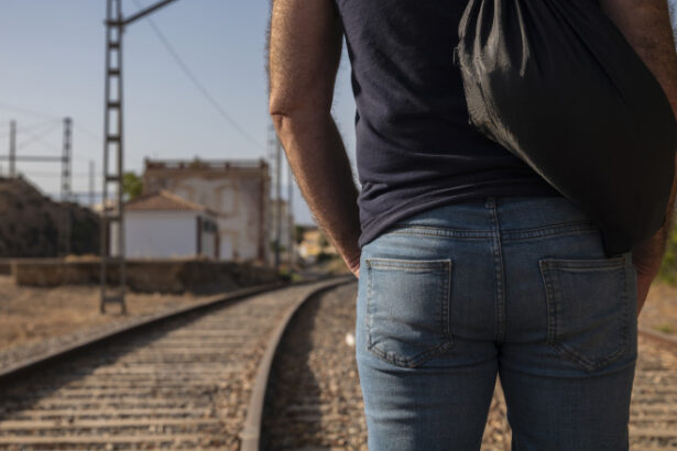 video inconstienta pe calea ferata cum isi pun viata in pericol in fiecare zi sute de oameni in garile din romania e riscul nostru 684a54522a55d