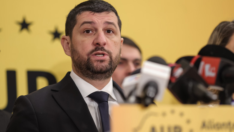 Marius Lulea, liderul AUR, își exprimă nemulțumirea față de afirmațiile lui Nicușor Dan despre bugetul apărării: „Se pare că matematica nu este punctul său forte” 1 video liderul aur marius lulea critica declaratiile lui nicusor dan privind cheltuielile pentru aparare probabil sta prost cu matematica 6840435e0a594