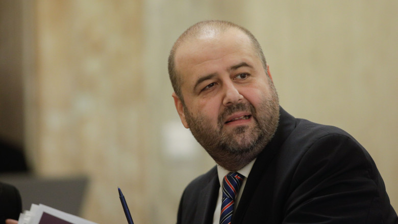 Mihai Busuioc evadează întrebările despre CV-ul său după audierea din Senat pentru funcția de judecător CCR: „Situația este evidentă” 1 video mihai busuioc a fugit de intrebari privind cv ul sau dupa audierea din senat pentru postul de judecator ccr lucrurile sunt clare 685a85c7a526e