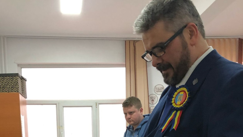 De ce un senator ar solicita ajutoare pentru chirie în București: „Am 7 copii. E nevoie de un spațiu pentru liniște.” 1 video motivul unui senator pot sa ceara bani de chirie desi sta in bucuresti am 7 copii ai nevoie de loc de reculegere 6862dc4e35dc9