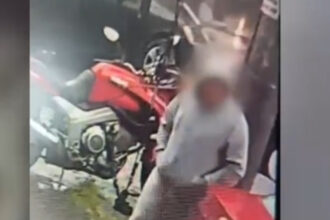 video o femeie a fost agresata sexual pe strada din sectorul 1 al capitalei suspectul prins de politisti 683effebcda55