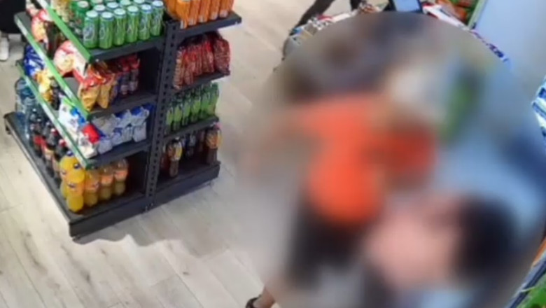 O femeie a suferit o agresiune violentă din partea fostului soț, într-un magazin din Ploiești, fără ca cineva să intervină 1 video o femeie a fost batuta crunt de fostul ei sot intr un magazin din ploiesti nimeni nu i a sarit in ajutor 6852d15b7c496