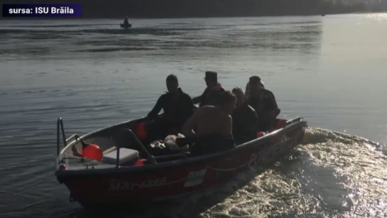 Căutări subacvatice pe râul Argeș pentru a găsi o persoană dispărută în urma răsturnării unei bărci 1 video o persoana este cautata cu scafandri dupa ce o barca s a rasturnat pe raul arges 6847088188001
