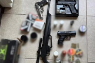 video operatiunea jupiter politistii au gasit zeci de arme dupa perchezitii in capitala 26 de verificari si in judetul arges 68402e47dd693